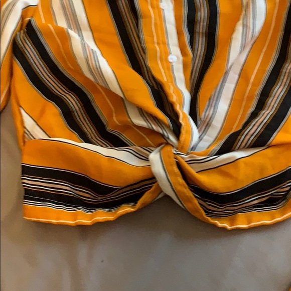 Cropped Button Up - Picture 5 of 5